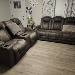 2 Sofa Couches