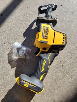 Dewalt 20v atomic reciprocating saw DCS369...$100 PRECIO FIJO_FIRM PRICE