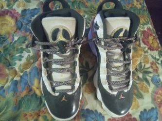 👟👟👟👟   Girls Jordan's Size 5y 👟👟👟👟