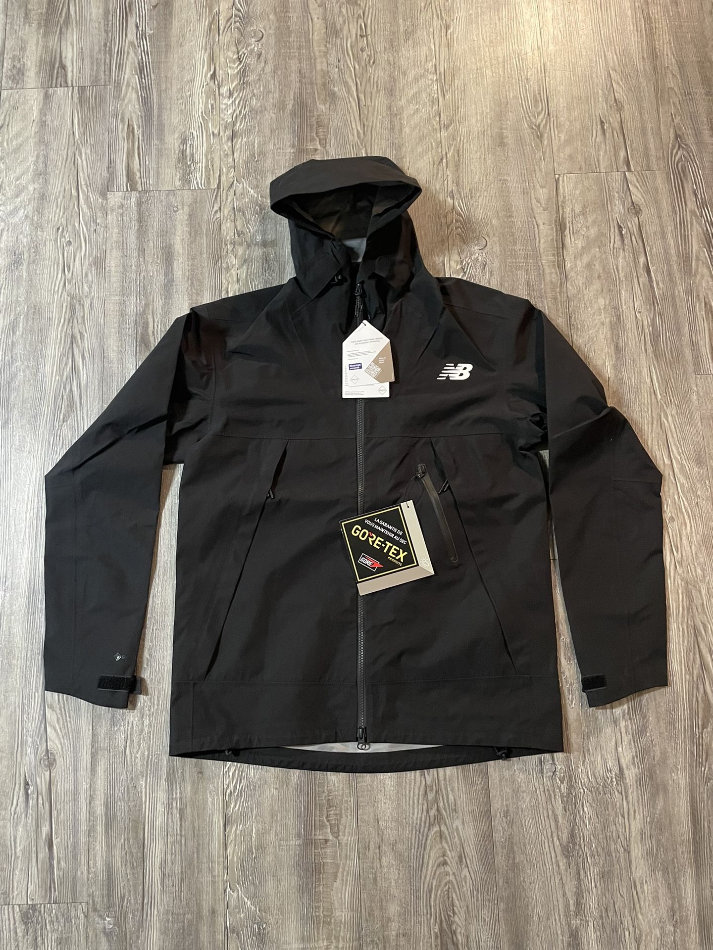 New Balance GORE-TEX 3 Layer Jacket - Mens XS/Womens Small