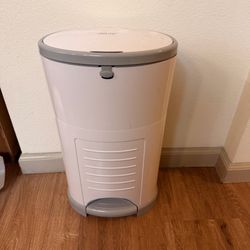 dékor diaper pail