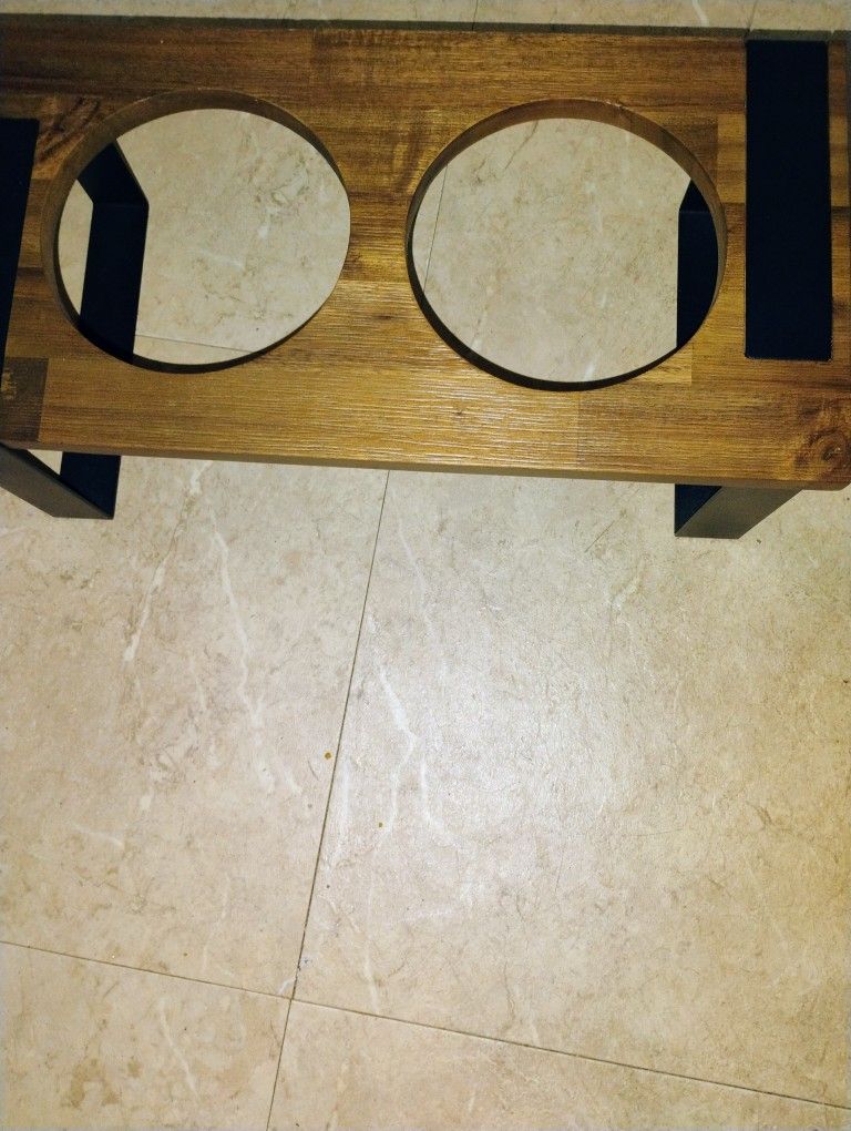 Pet Dish Holder Like New Condition Pickup Only Cash