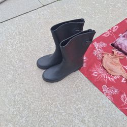 Raining 🌧 Boots