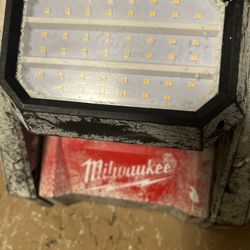 Milwaukee Flood Lamp Used 