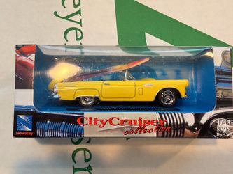 New-Ray 1:43 scale 1956 Ford Thunderbird Convertible