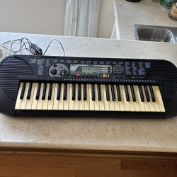 Yamaha Piano Keyboard