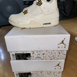 BRAND NEW WHITE & GOLD JORDAN 4’S $175