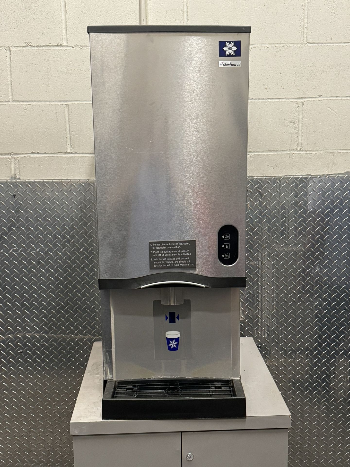 MANITOWOC ICE MACHINE