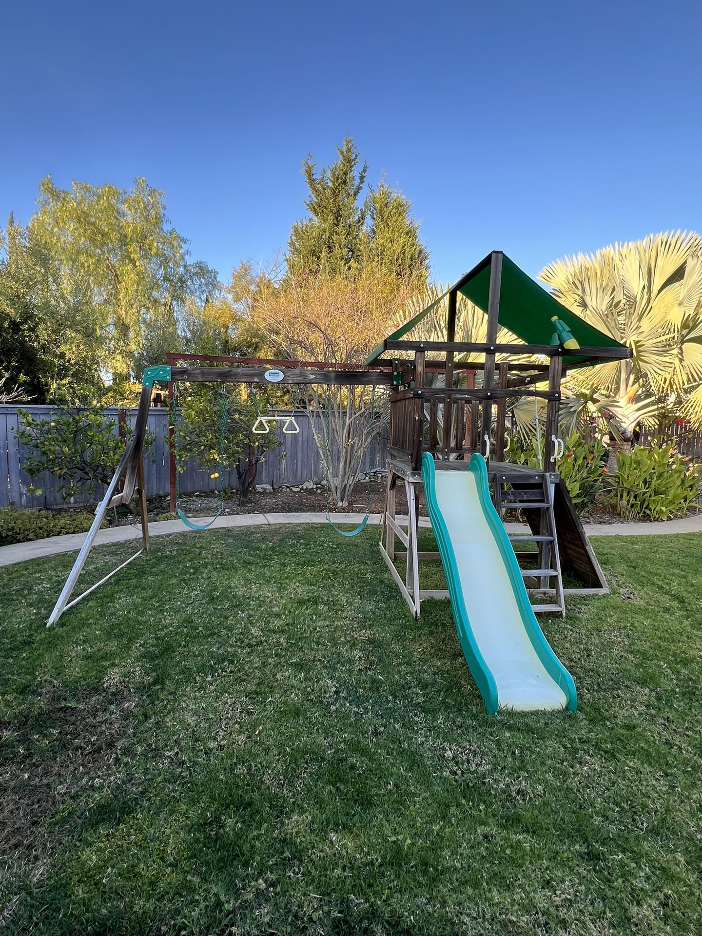 Backyard playset (2.5 Yr Warranty Remaining)