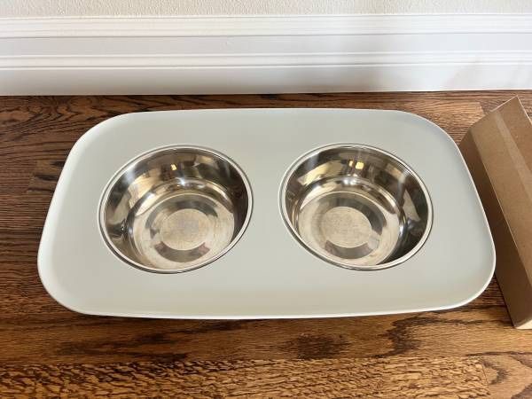 Messy Mutts Dog Bowl Stand