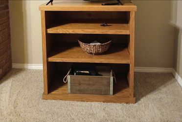 Tv shelf wood $20.00