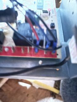 3.5 Ton And 3.0 Ton Carrier Hvac Unit Units Complete Inside And Outside.