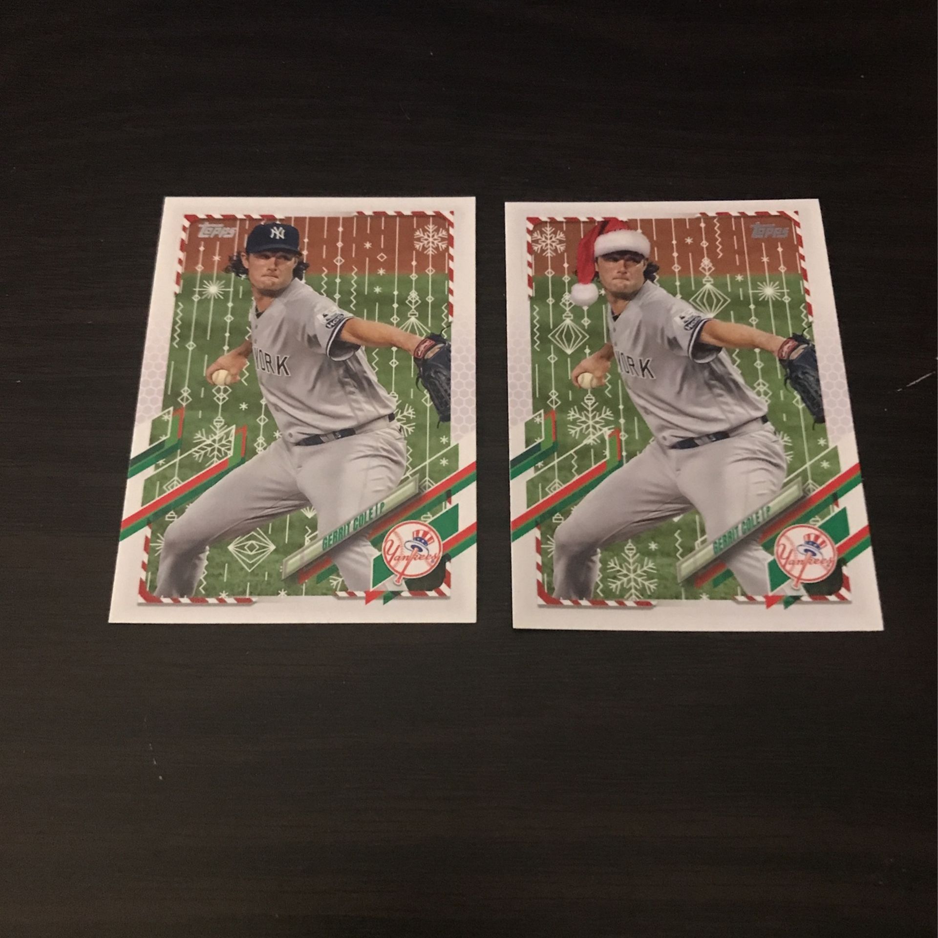 Gerrit Cole - 2021 Topps Holiday Base And Santa Hat Shortprint 