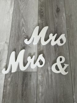 Mrs And Mrs Sign For Wedding Table