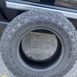 Tire 265/70/17