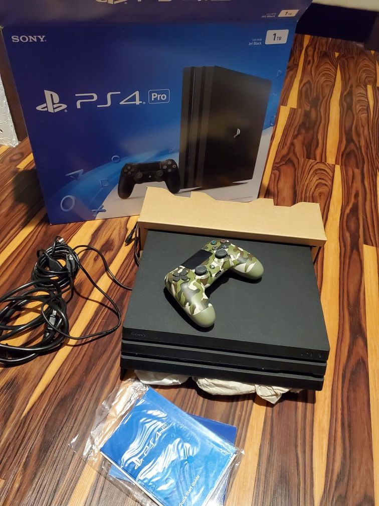 Sony PS4 Pro with one controller (Camo)