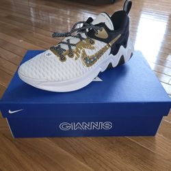 Nike Giannis Immortality Championship (translucent black sole)