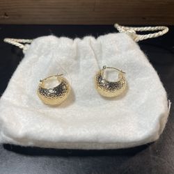 Cross Cross Diamond Cut Huggie Hoop Earring 14ct Gold