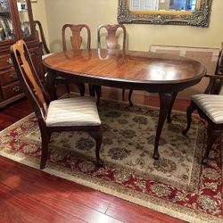 Expanding Dining Room Table And Hutch