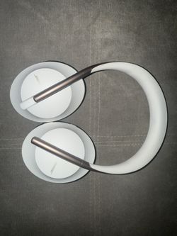 BOSE HEADPHONES WITH CASE