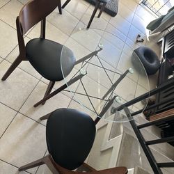 Round glass/wood table with 4 chairs