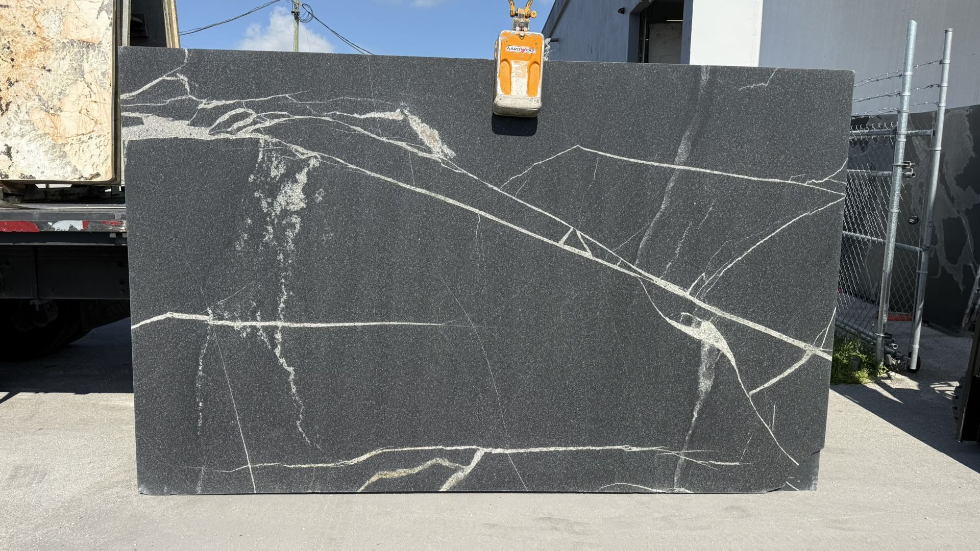 GRANITE SLABS VINCENT BLACK 3CM FOR KITCHEN COUNTERTOPS