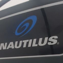 NAUTILUS ELLIPTICAL E614 TRAINER COMMERCIAL GRADE GYM EQUIPMENT Retails $2499