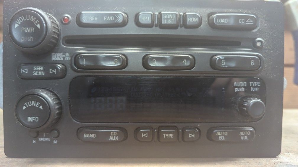 2006 GMC Sierra OEM Radio