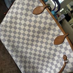 Louis Vuitton Neverfull