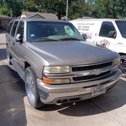 2003 Chevrolet Suburban 1500 LS Sport Utility 4D