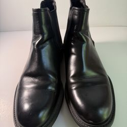 Kenneth Cole Leather Tully Lug Chelsea Men’s Pull On Boots. Size 8
