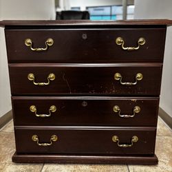 🪑 Classic 4-Drawer Wood Chest – $35 – Cypress, 