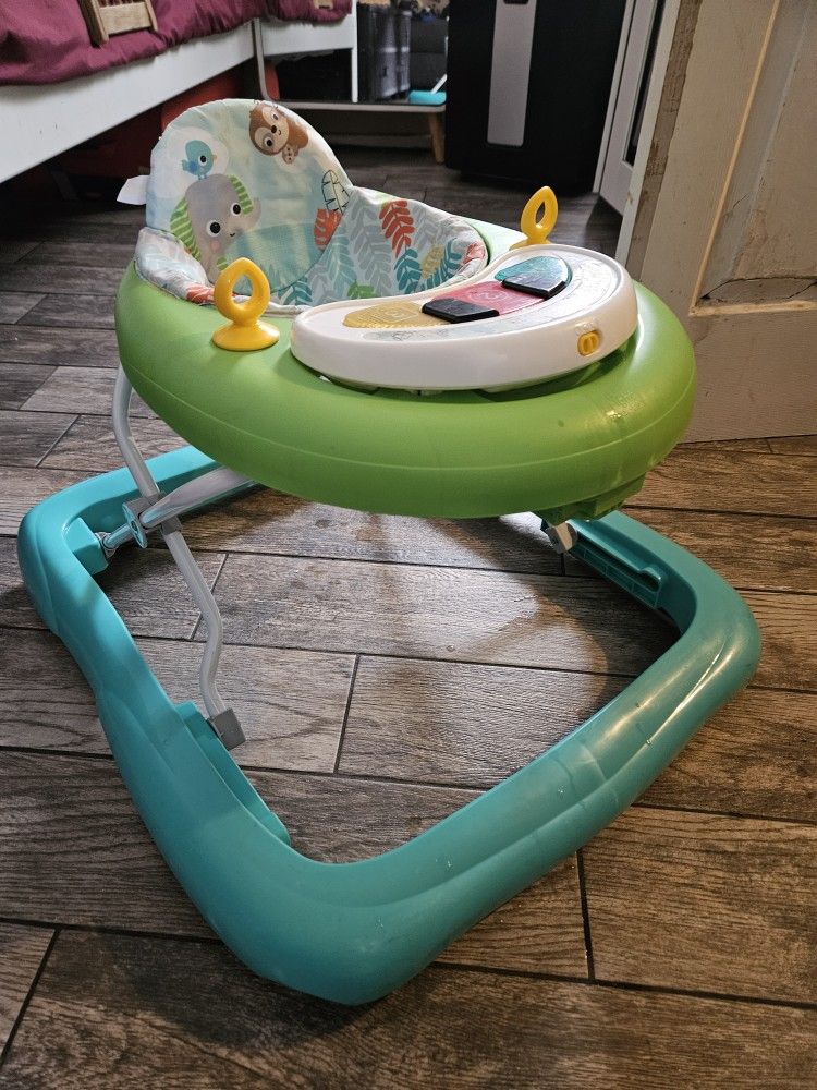 Baby Walker Clean