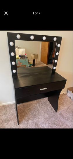 Light-up vanity