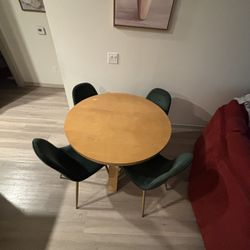 Kitchen Table & Chairs 