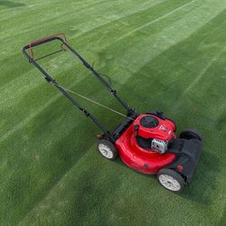 Troy-Bilt TB200 Briggs & Stratton 550E 140cc Gas Powered Walk Behind Lawn Mower! Works Great. Some rust on deck.