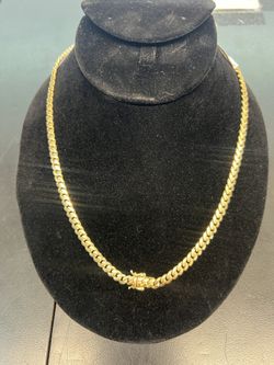 Solid Cuban Link Necklace