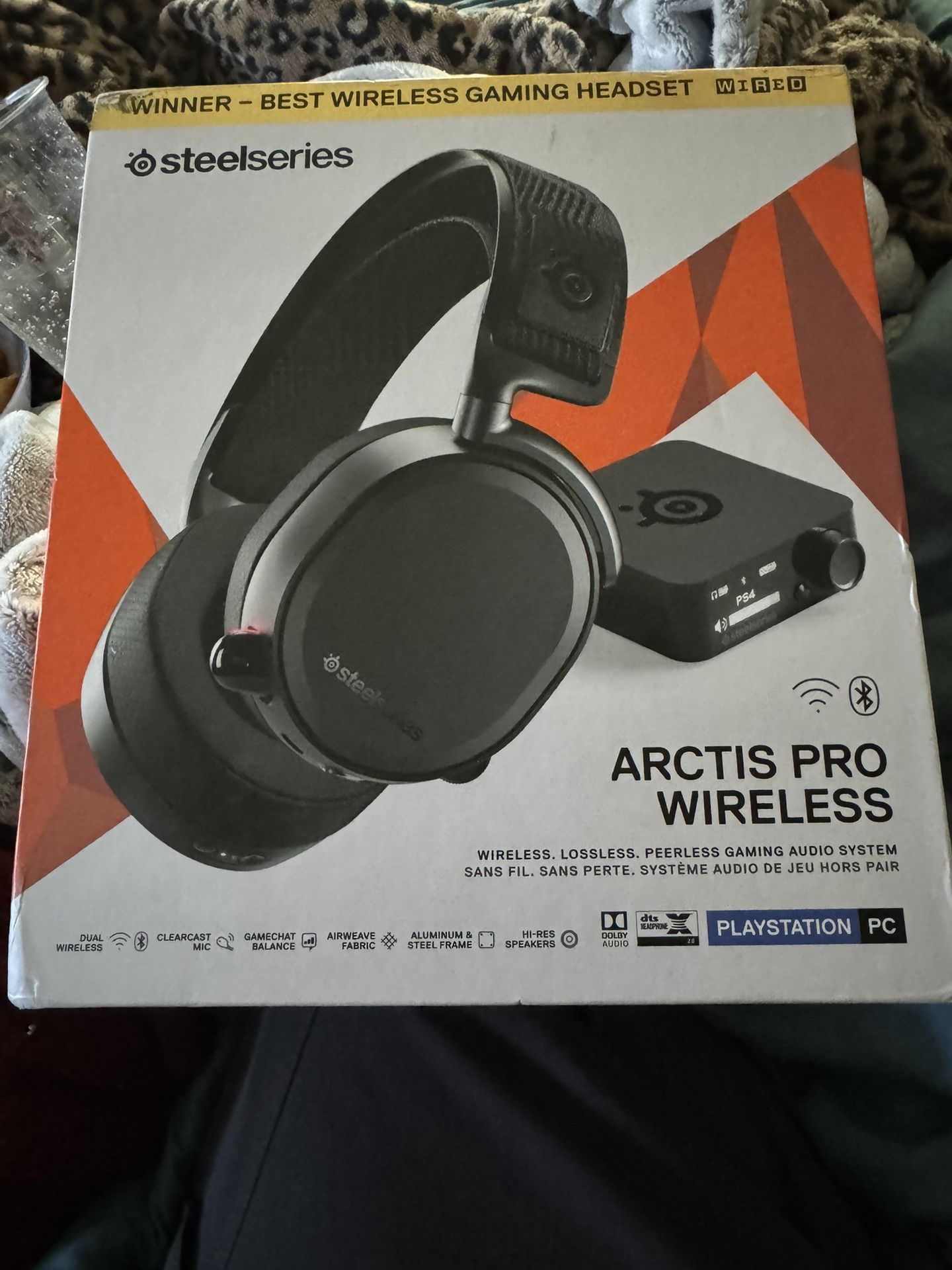 Arctic Pro Wireless With Two Batteries And Station