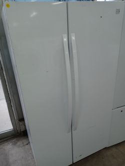 Kenmore white side by side refrigerator - Free delivery