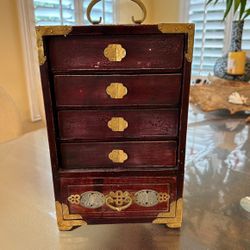 Jewelry box