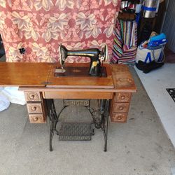 Singer Sewing Machine