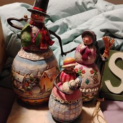 2006 Jim Shore "Warm Hearts On Frosty Days"