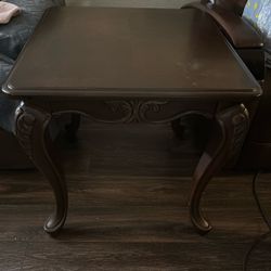 2 Matching End Tables