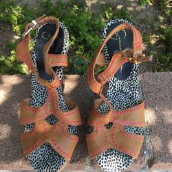 Jessica Simpson tan shoes