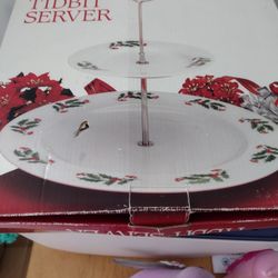 BRAND NEW TIDBIT HOLIDAY SERVER 2 TIER 