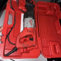 Milwaukee SAWZALL Reciprocating Saw With Case