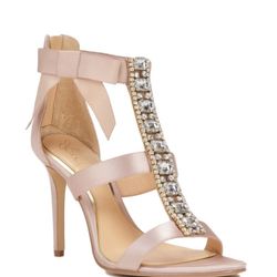  The Badgley Mischka Jewel Henderson Bow Embellished Pink Stilettos Evening Shoes in size 7.5 are a stunning pair of heels perfect for weddings, parti