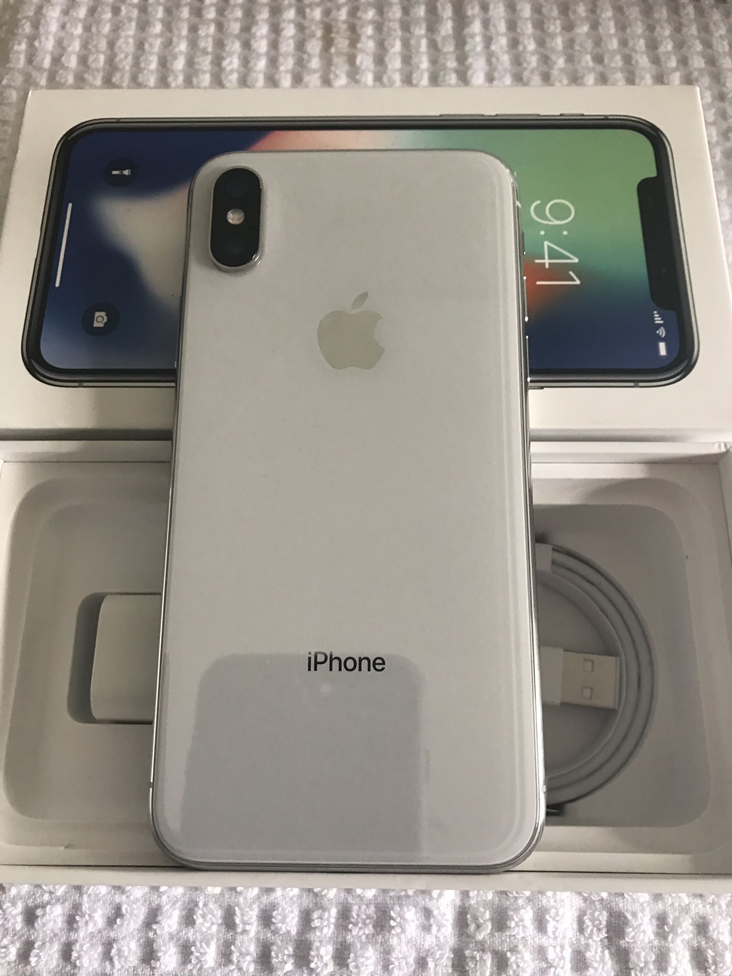 EXCELLENT CONDITION Apple iPhone X 64GB (T-Mobile) UNLOCKED +USB CABLE +CHARGER $450 FIRM