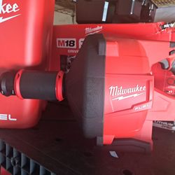Milwaukee

M18 FUEL 18-Volt Lithium-Iron Cordless Plumbing Drain Snake Auger Kit with w/ CABLE DRIVE & 5/16 in. x 35 ft. Cable