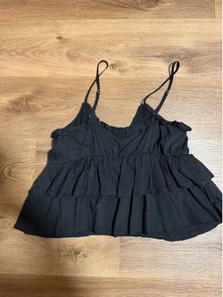 Black vneck top